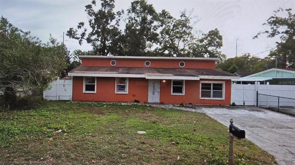 En Venta: $490,000 (4 camas, 3 baños, 2288 Pies cuadrados)