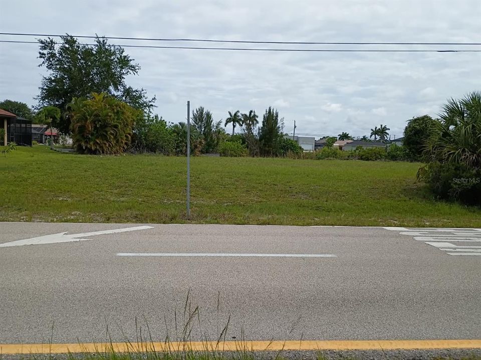 En Venta: $93,000 (0.23 acres)