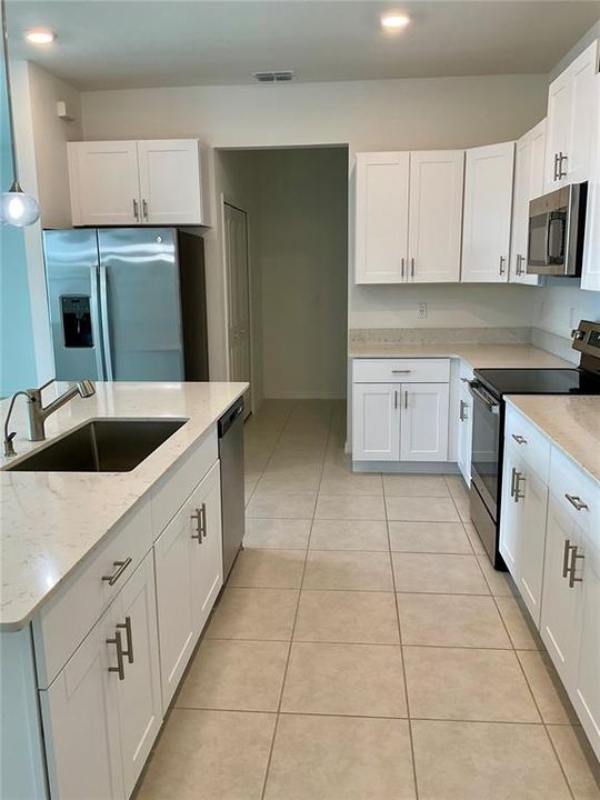 В аренду: $2,450 (3 спален, 2 ванн, 2319 Квадратных фут)