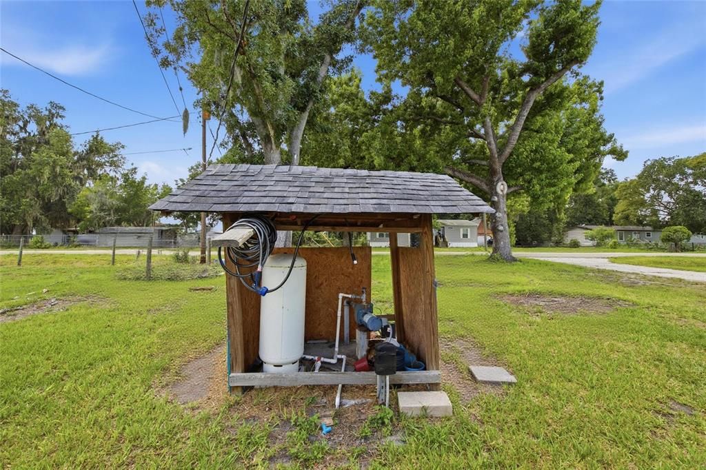 For Sale: $355,000 (3 beds, 2 baths, 1584 Square Feet)