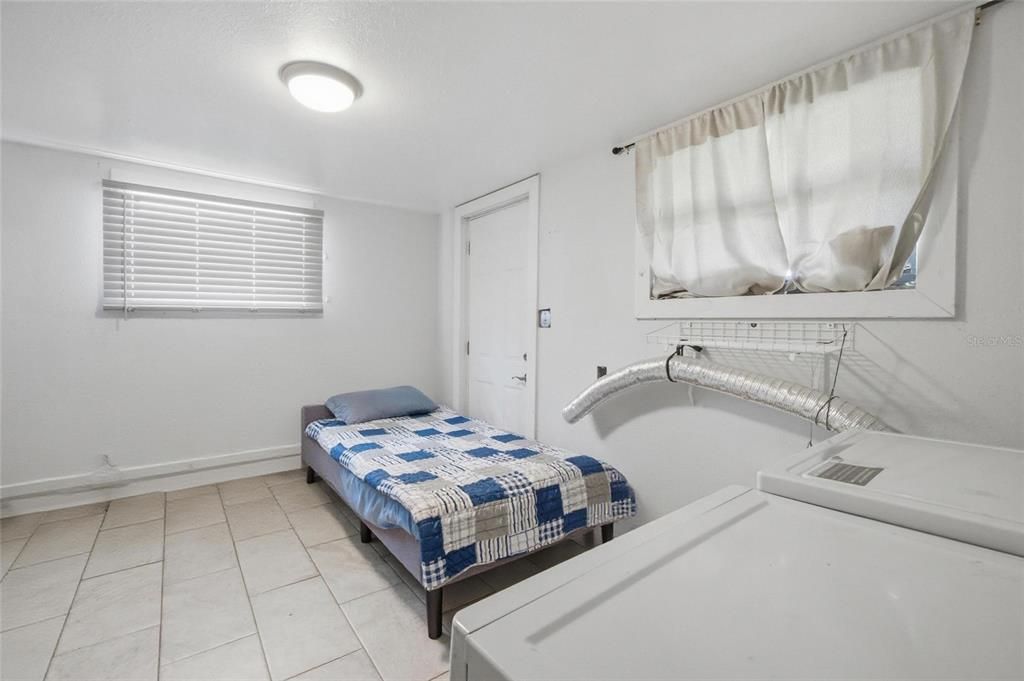 For Sale: $355,000 (3 beds, 2 baths, 1584 Square Feet)