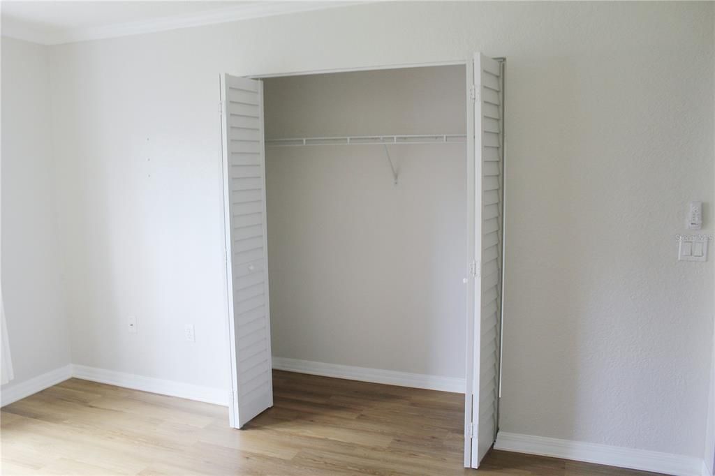 For Sale: $186,750 (1 beds, 2 baths, 1025 Square Feet)