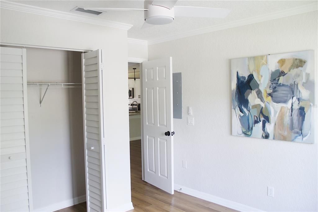 For Sale: $186,750 (1 beds, 2 baths, 1025 Square Feet)
