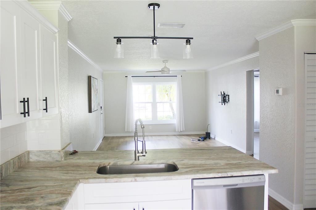 For Sale: $186,750 (1 beds, 2 baths, 1025 Square Feet)