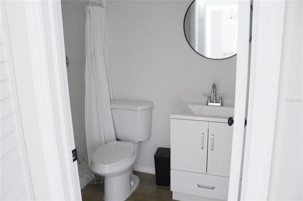 For Sale: $186,750 (1 beds, 2 baths, 1025 Square Feet)