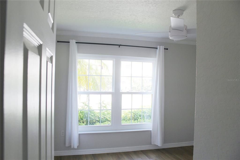 For Sale: $186,750 (1 beds, 2 baths, 1025 Square Feet)