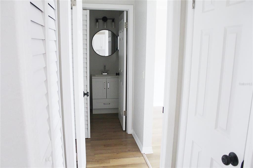 For Sale: $186,750 (1 beds, 2 baths, 1025 Square Feet)