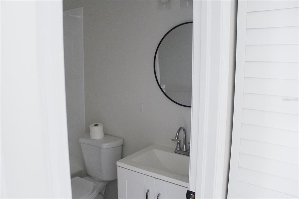 For Sale: $186,750 (1 beds, 2 baths, 1025 Square Feet)