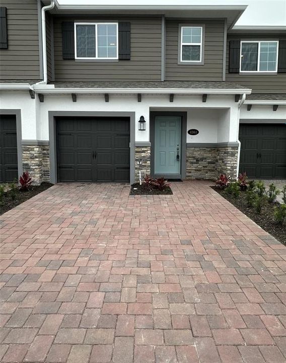 For Rent: $2,399 (3 beds, 2 baths, 1654 Square Feet)