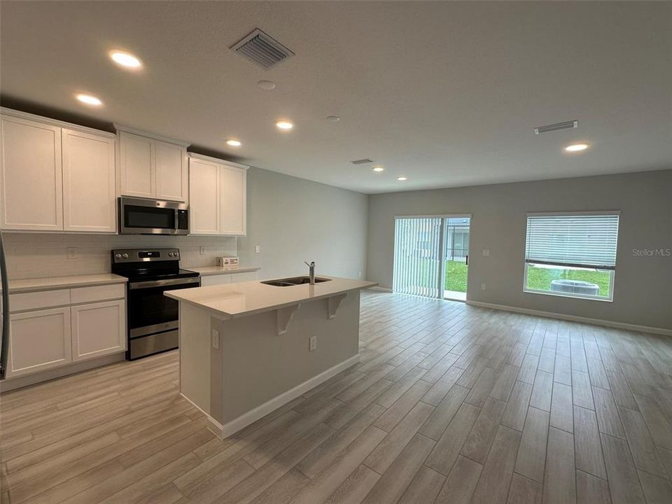 For Rent: $2,399 (3 beds, 2 baths, 1654 Square Feet)