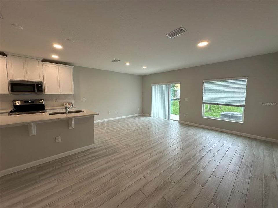For Rent: $2,399 (3 beds, 2 baths, 1654 Square Feet)