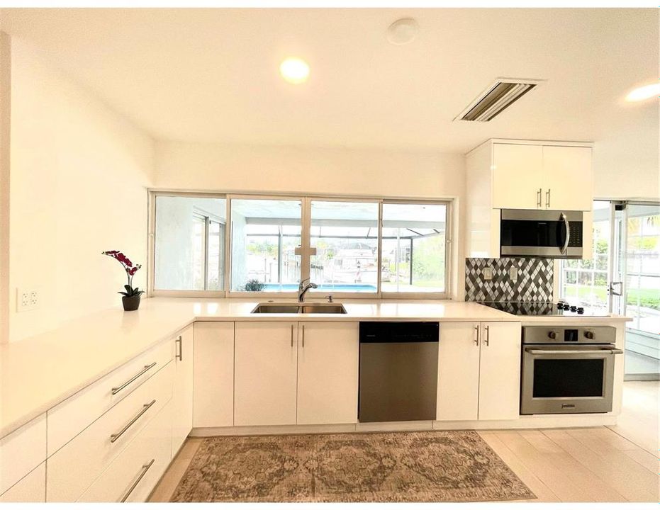 For Rent: $2,500 (3 beds, 2 baths, 1541 Square Feet)