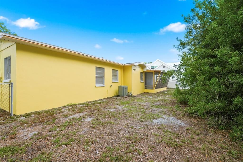 For Rent: $2,700 (3 beds, 1 baths, 1351 Square Feet)