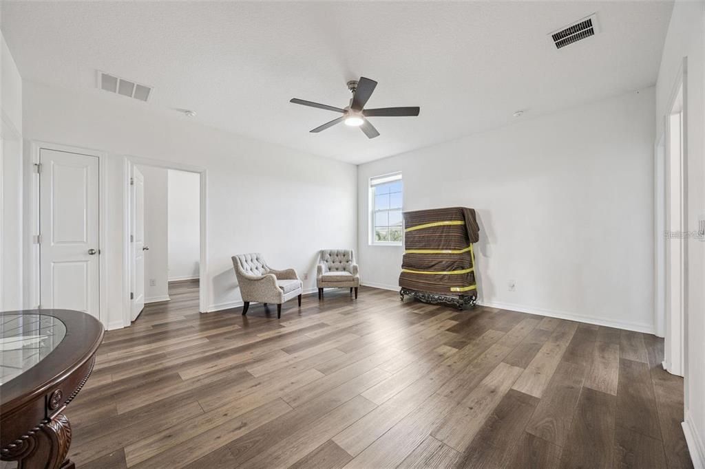 For Sale: $490,000 (4 beds, 3 baths, 2963 Square Feet)