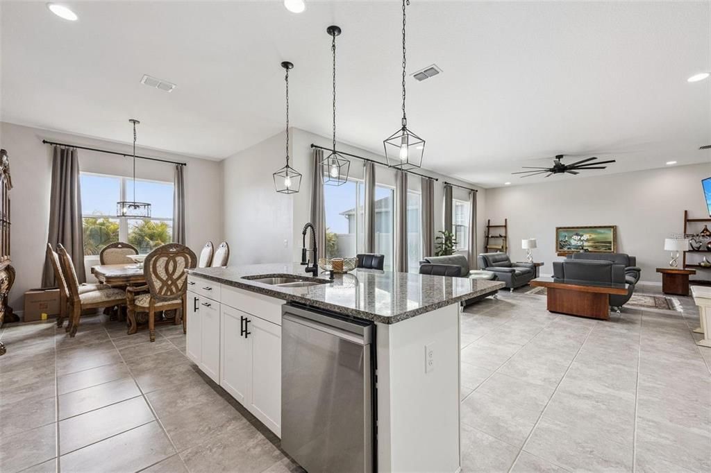 For Sale: $490,000 (4 beds, 3 baths, 2963 Square Feet)