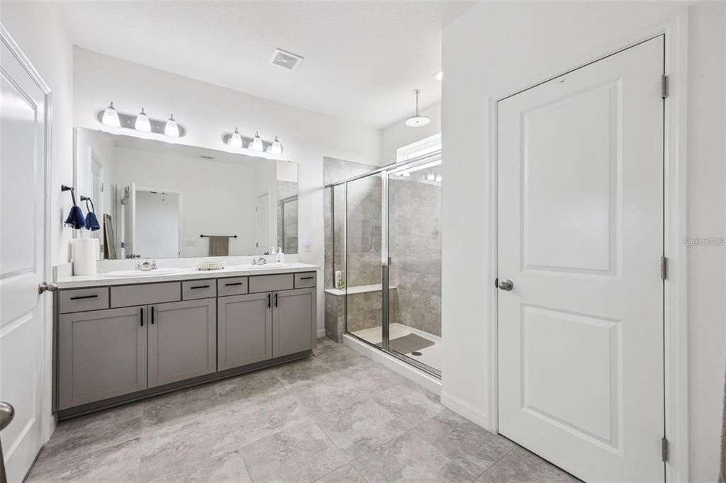 For Sale: $490,000 (4 beds, 3 baths, 2963 Square Feet)