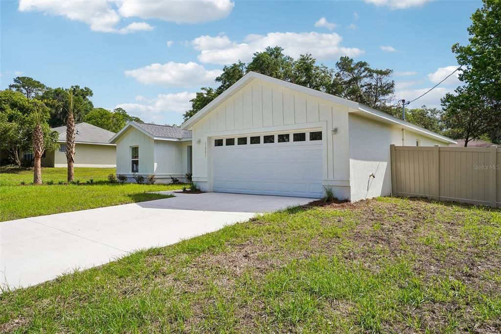 For Sale: $399,900 (4 beds, 2 baths, 1751 Square Feet)