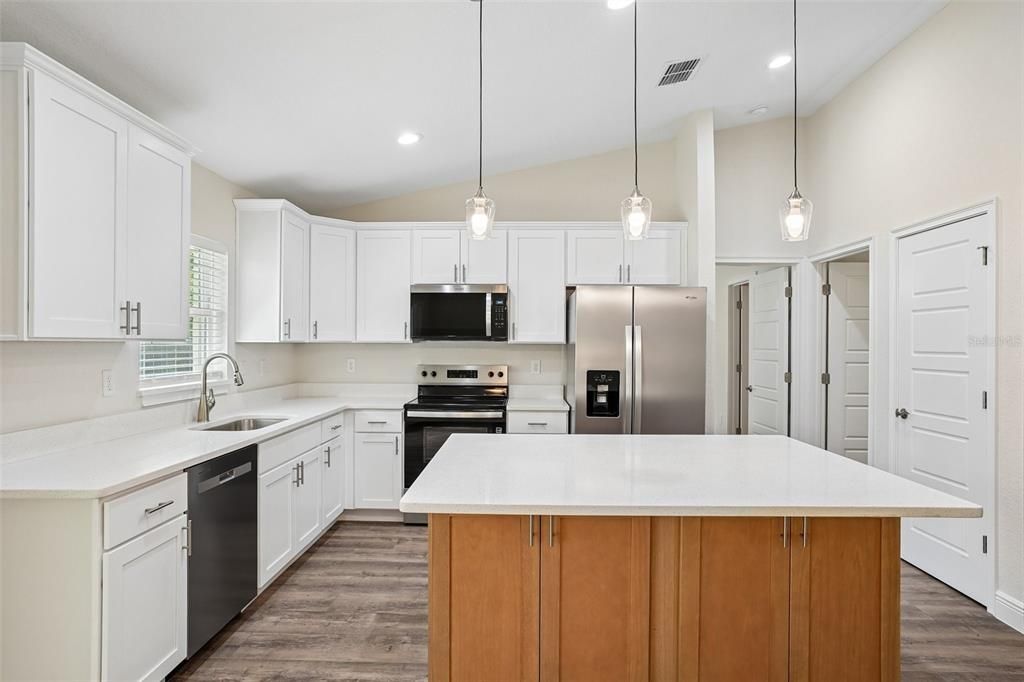 For Sale: $399,900 (4 beds, 2 baths, 1751 Square Feet)