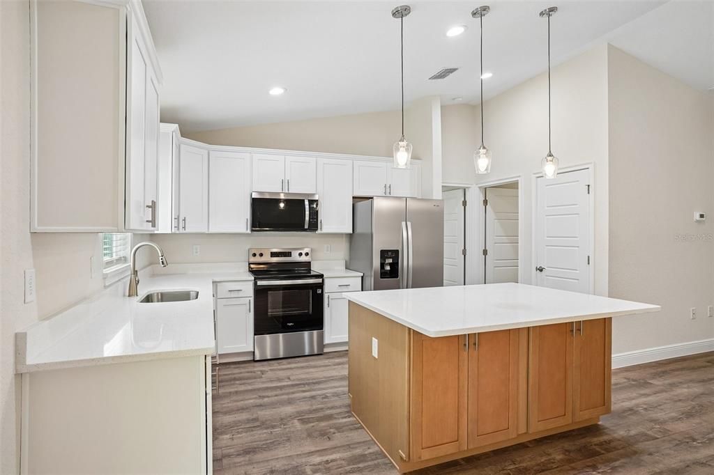 For Sale: $399,900 (4 beds, 2 baths, 1751 Square Feet)
