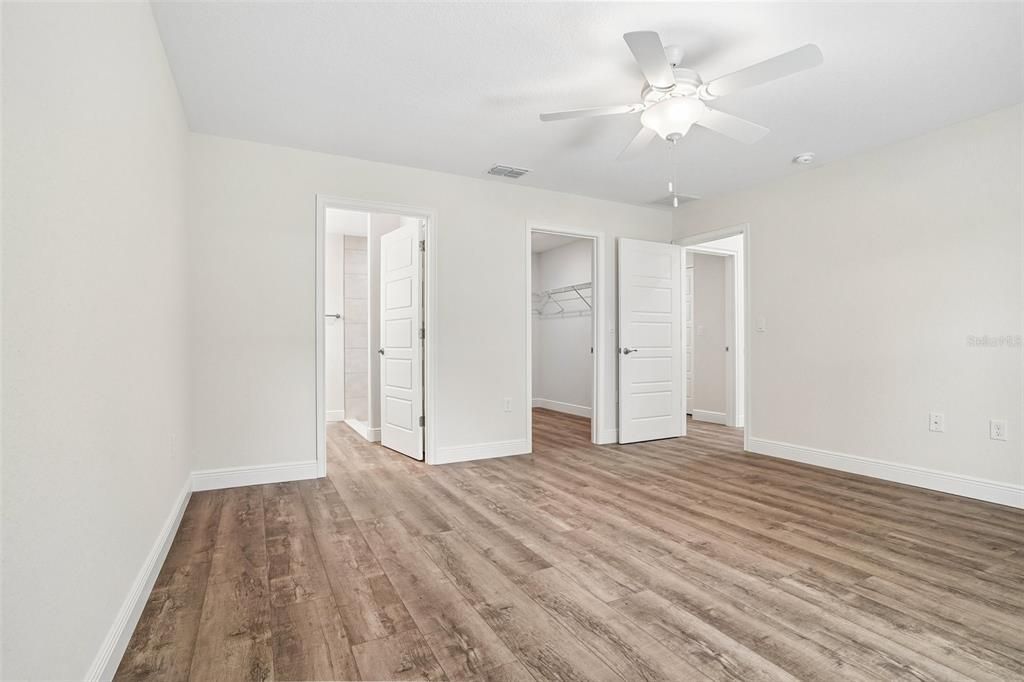 For Sale: $399,900 (4 beds, 2 baths, 1751 Square Feet)