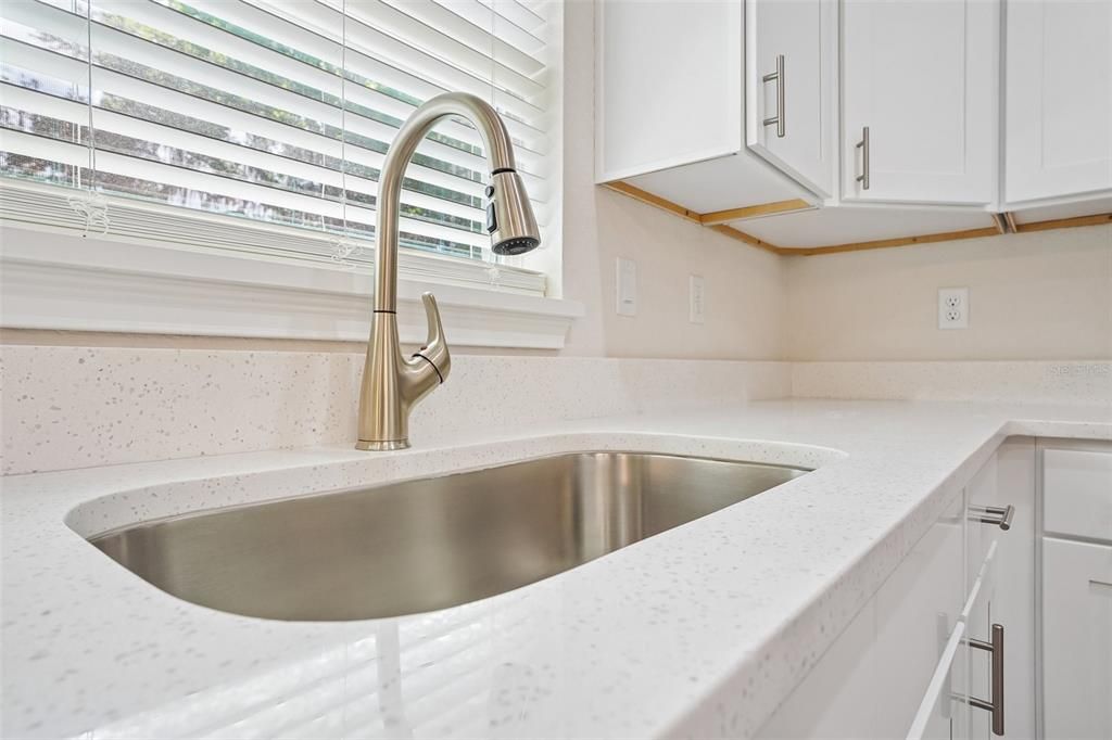 For Sale: $399,900 (4 beds, 2 baths, 1751 Square Feet)