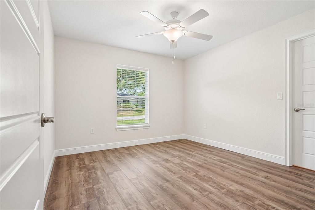 For Sale: $399,900 (4 beds, 2 baths, 1751 Square Feet)