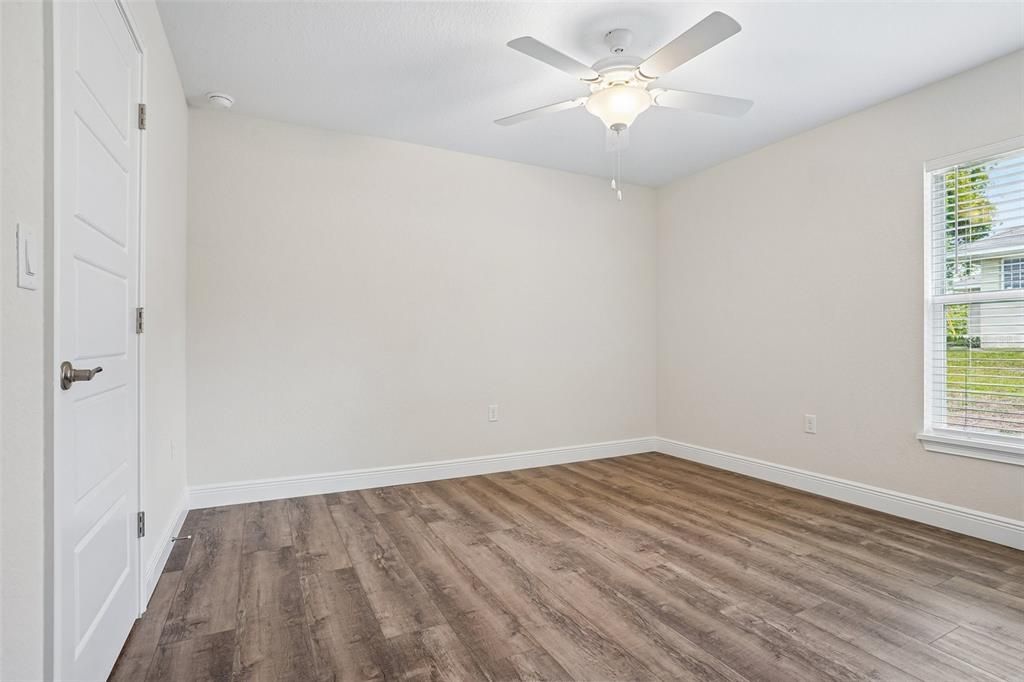For Sale: $399,900 (4 beds, 2 baths, 1751 Square Feet)