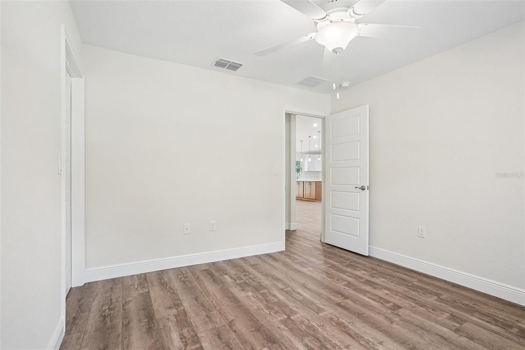 For Sale: $399,900 (4 beds, 2 baths, 1751 Square Feet)