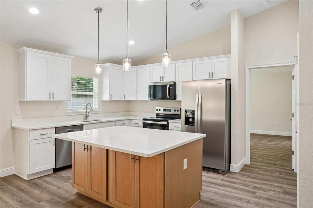 For Sale: $399,900 (4 beds, 2 baths, 1751 Square Feet)