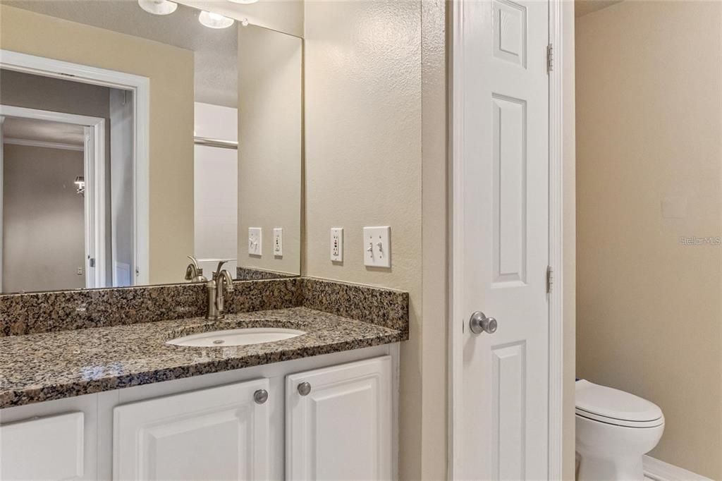 Active With Contract: $2,390 (1 beds, 1 baths, 784 Square Feet)
