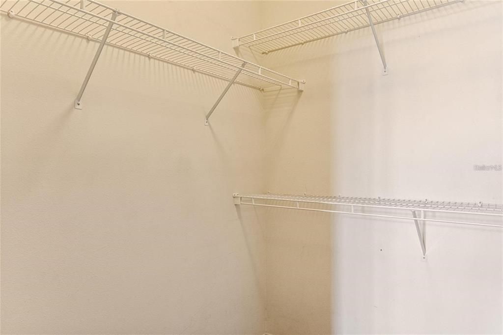 Active With Contract: $2,390 (1 beds, 1 baths, 784 Square Feet)