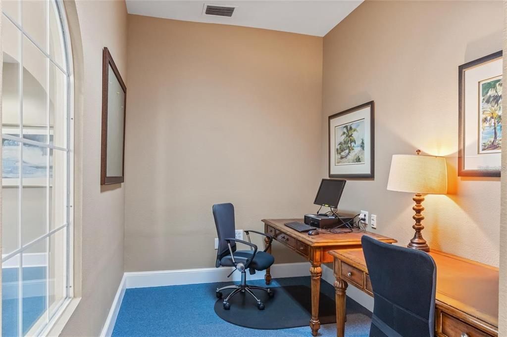 Active With Contract: $2,390 (1 beds, 1 baths, 784 Square Feet)