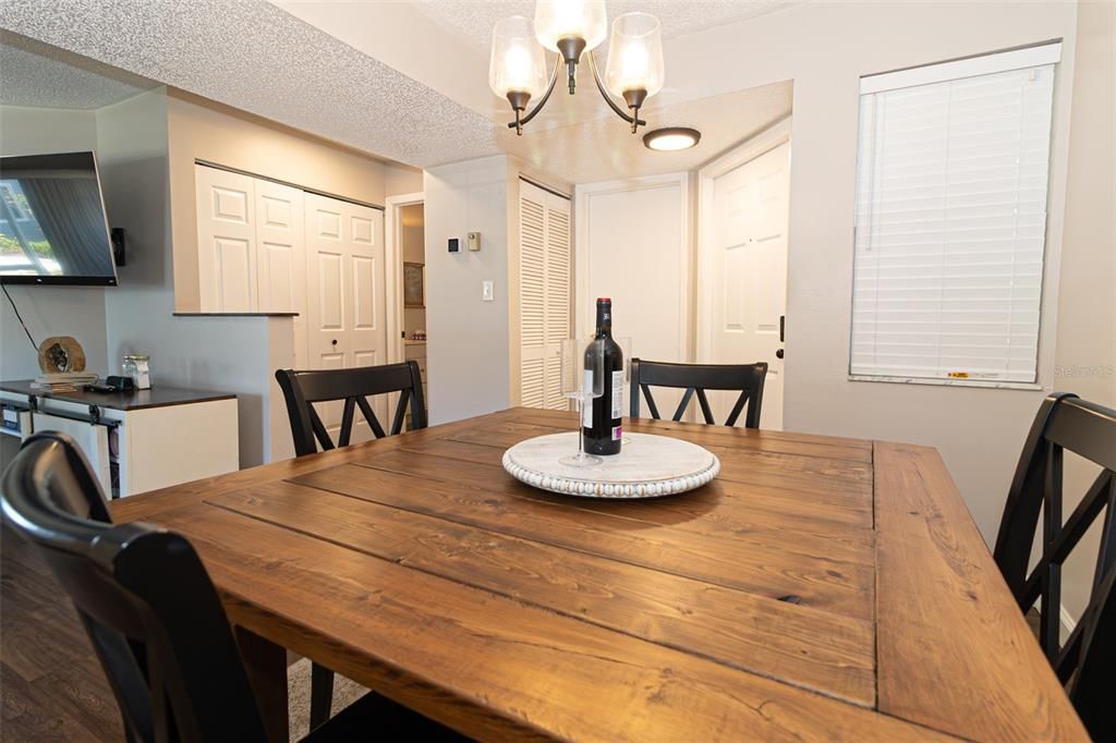 For Sale: $225,000 (2 beds, 2 baths, 1000 Square Feet)