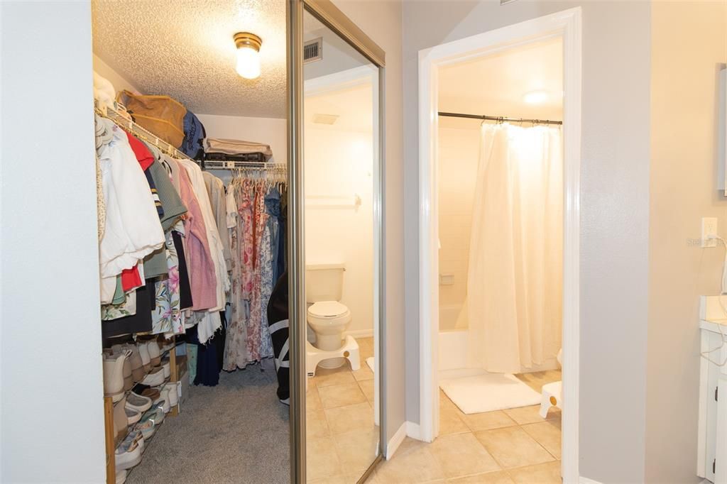 For Sale: $225,000 (2 beds, 2 baths, 1000 Square Feet)