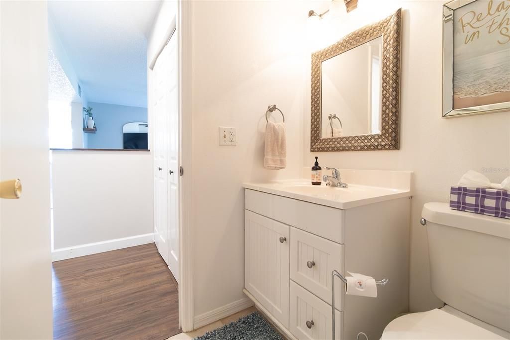 For Sale: $225,000 (2 beds, 2 baths, 1000 Square Feet)