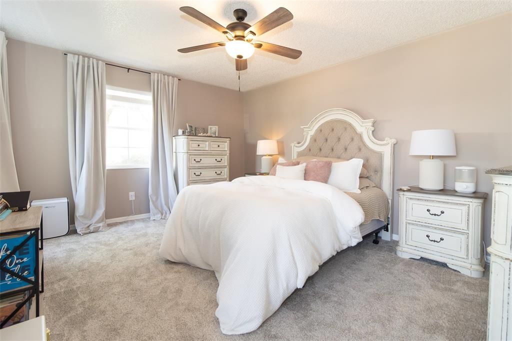 For Sale: $225,000 (2 beds, 2 baths, 1000 Square Feet)