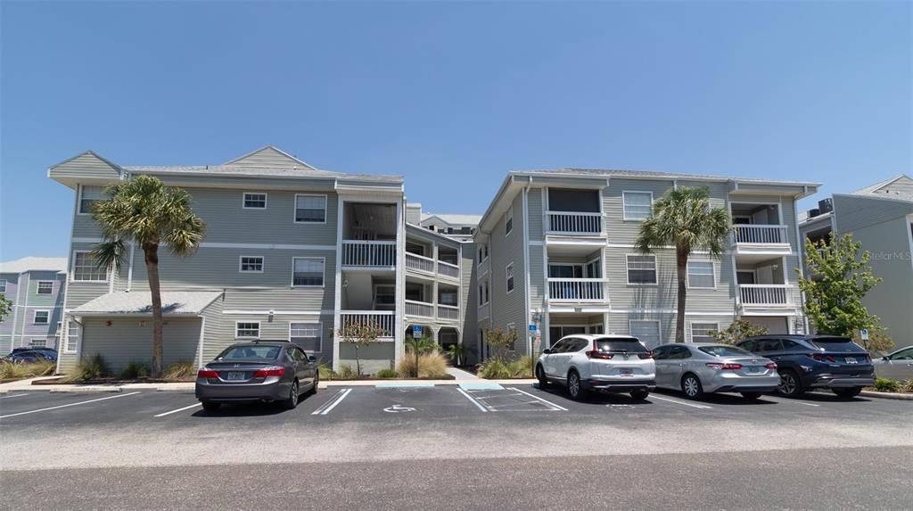For Sale: $225,000 (2 beds, 2 baths, 1000 Square Feet)