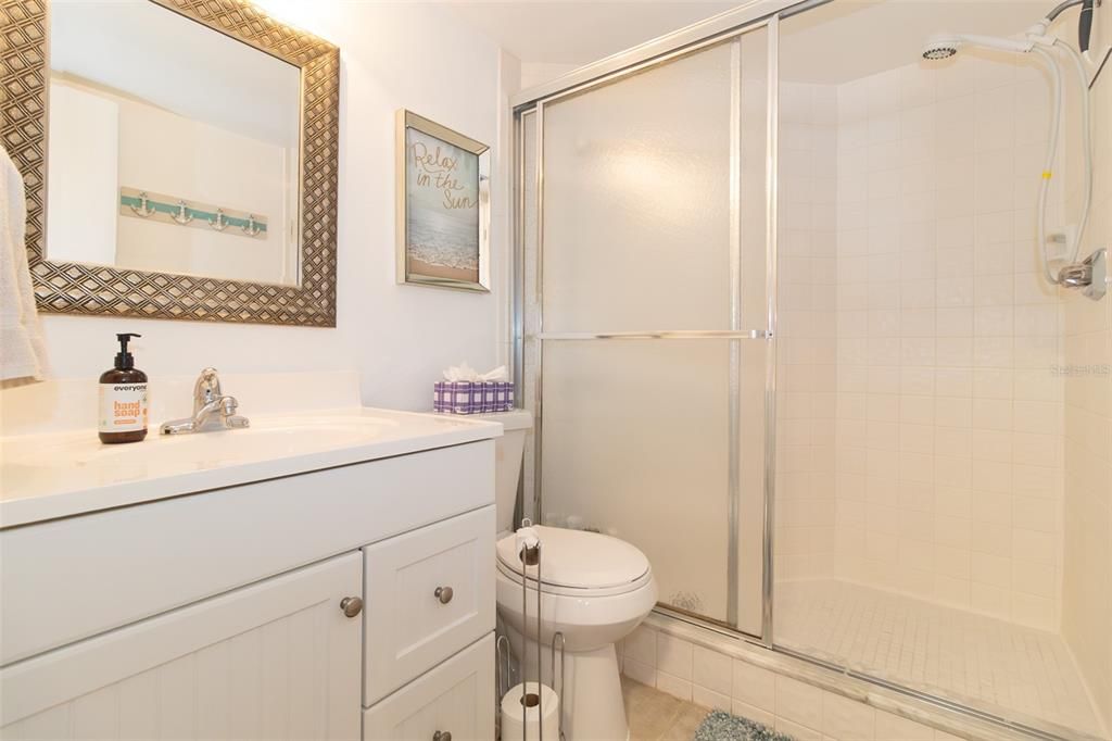For Sale: $225,000 (2 beds, 2 baths, 1000 Square Feet)