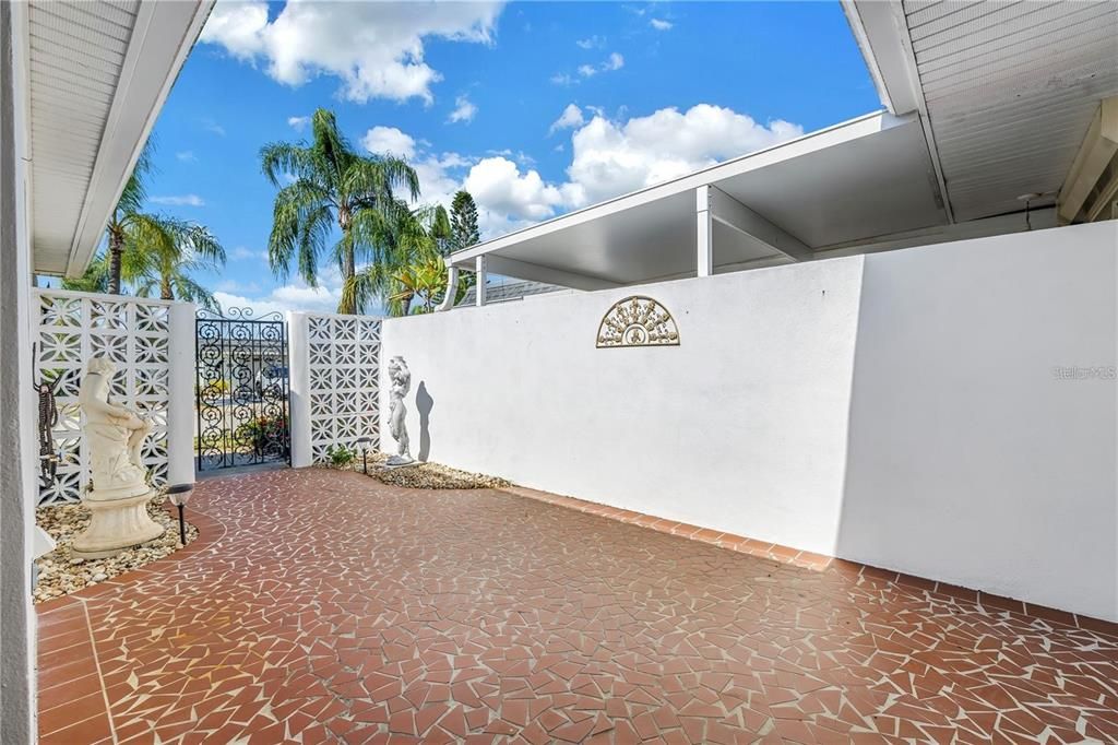 For Sale: $260,000 (2 beds, 2 baths, 1400 Square Feet)