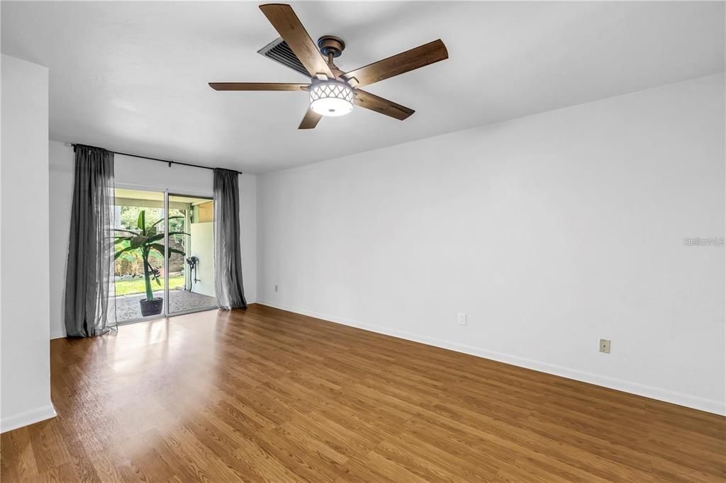 For Sale: $260,000 (2 beds, 2 baths, 1400 Square Feet)