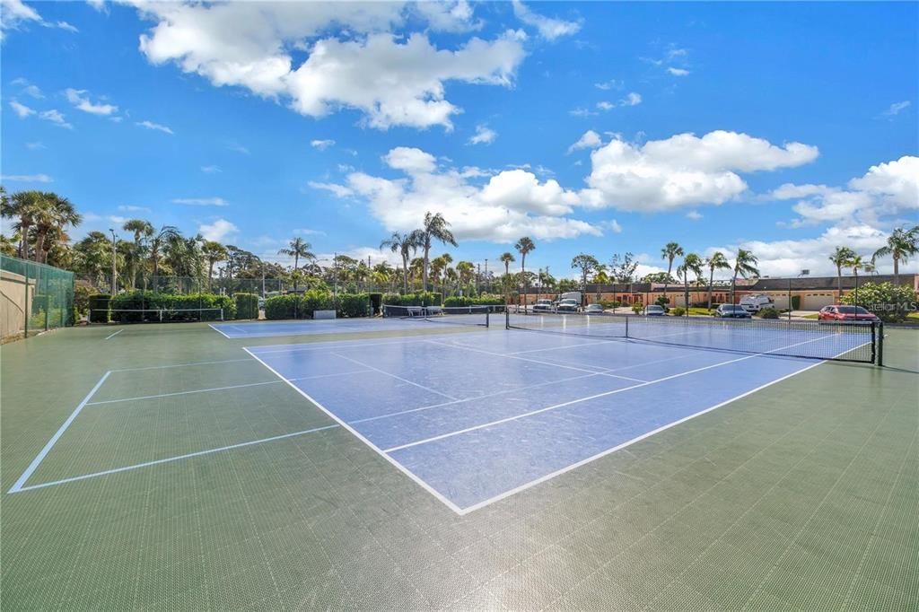 For Sale: $260,000 (2 beds, 2 baths, 1400 Square Feet)