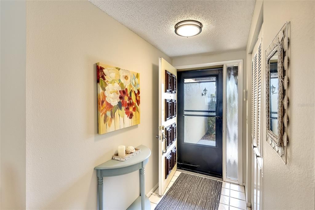 For Sale: $149,000 (1 beds, 1 baths, 812 Square Feet)