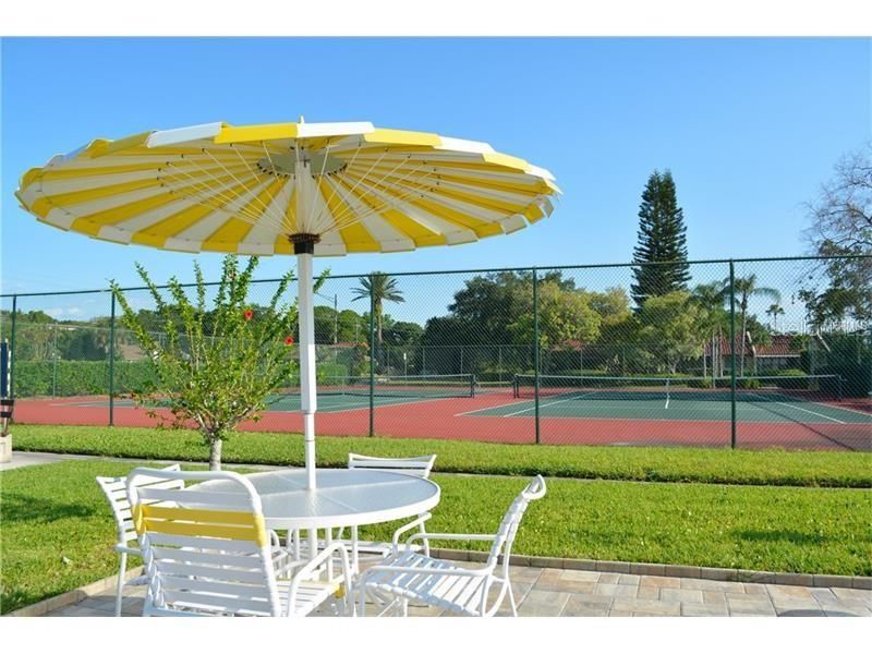 For Sale: $149,000 (1 beds, 1 baths, 812 Square Feet)