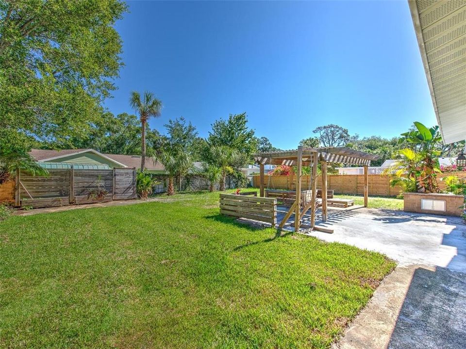 For Rent: $5,495 (4 beds, 2 baths, 2898 Square Feet)