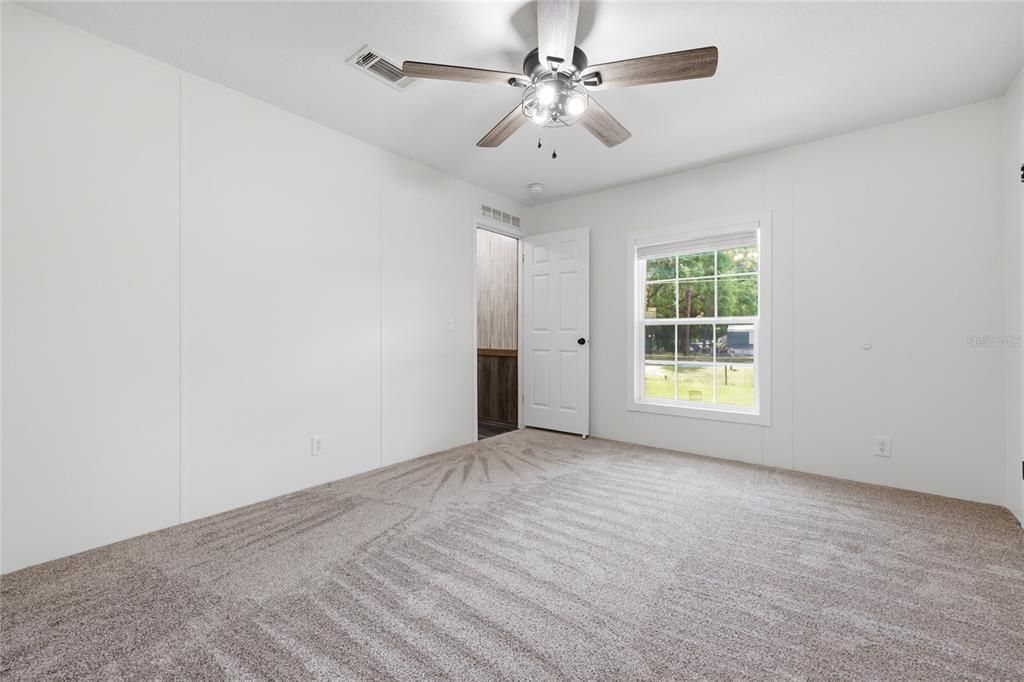 For Sale: $199,000 (3 beds, 2 baths, 1140 Square Feet)