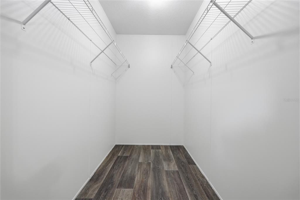 For Sale: $199,000 (3 beds, 2 baths, 1140 Square Feet)
