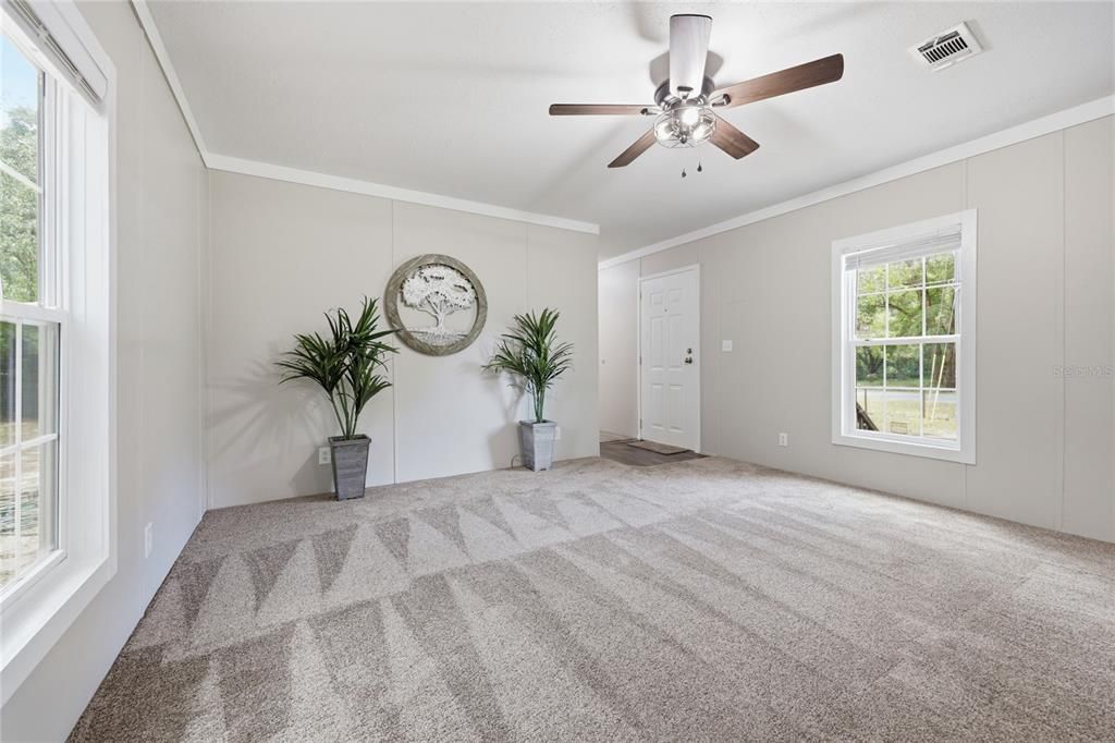For Sale: $199,000 (3 beds, 2 baths, 1140 Square Feet)