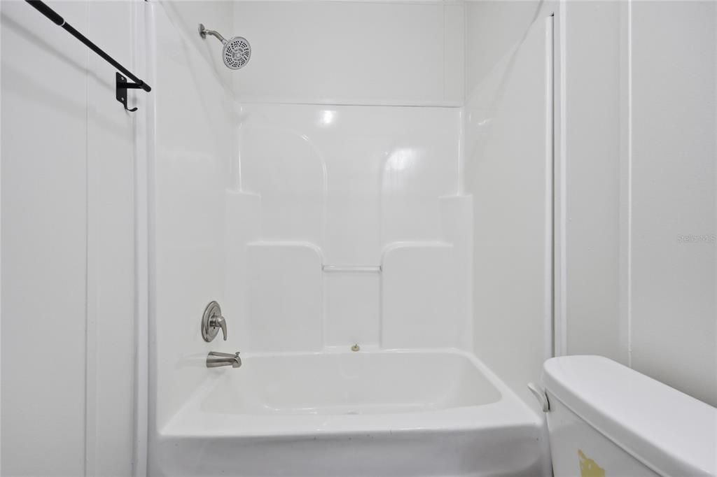 For Sale: $199,000 (3 beds, 2 baths, 1140 Square Feet)