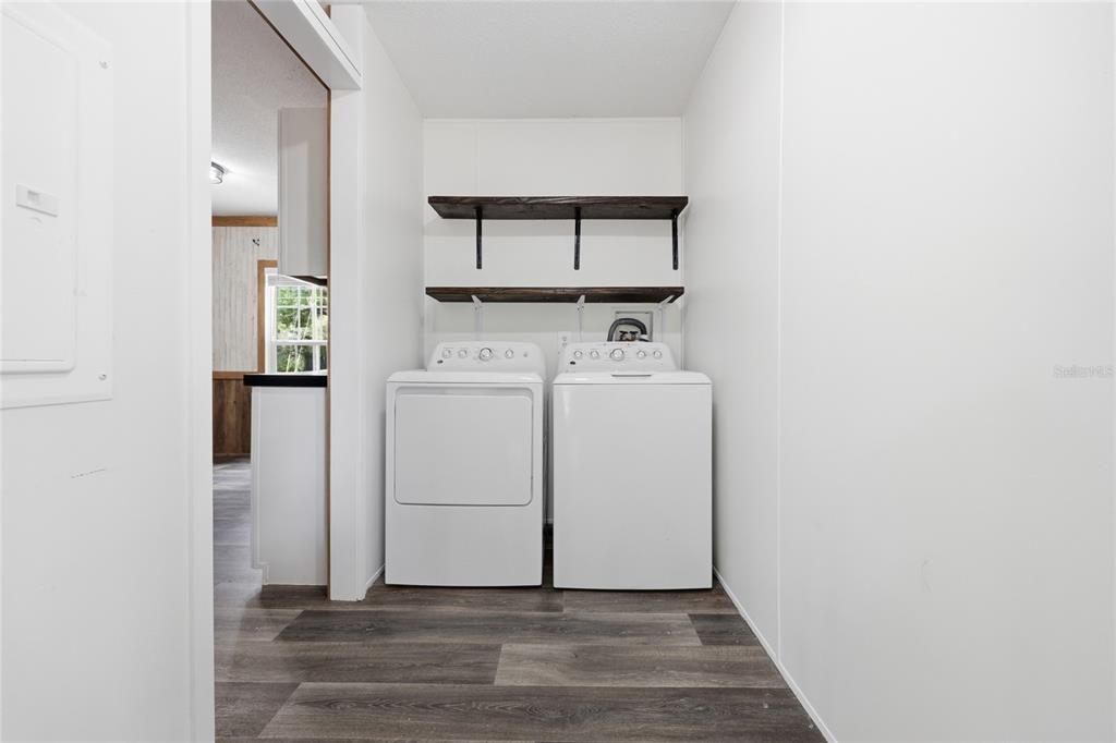 For Sale: $199,000 (3 beds, 2 baths, 1140 Square Feet)