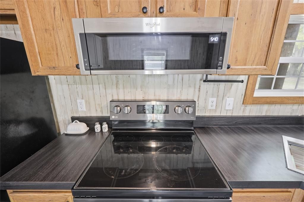 For Sale: $199,000 (3 beds, 2 baths, 1140 Square Feet)